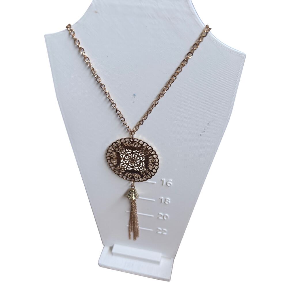 Gold tone Medallion fringe Necklace 34” Excellent condition